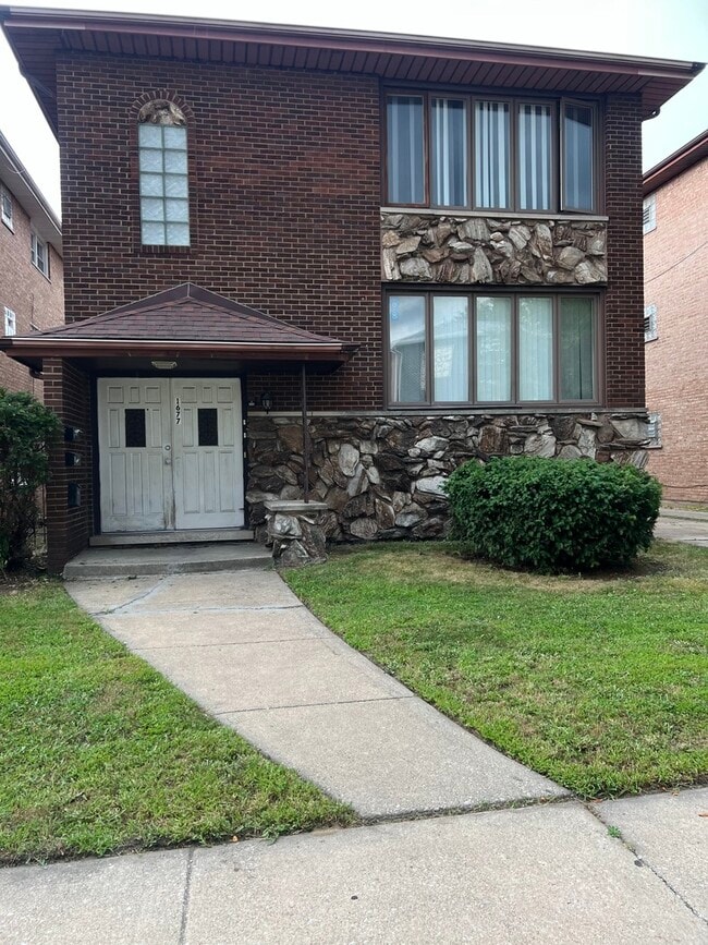property at 1677 Patricia Pl