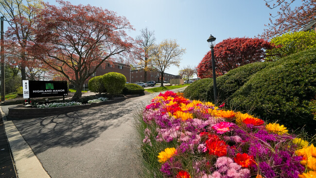 Highland Manor Apartments