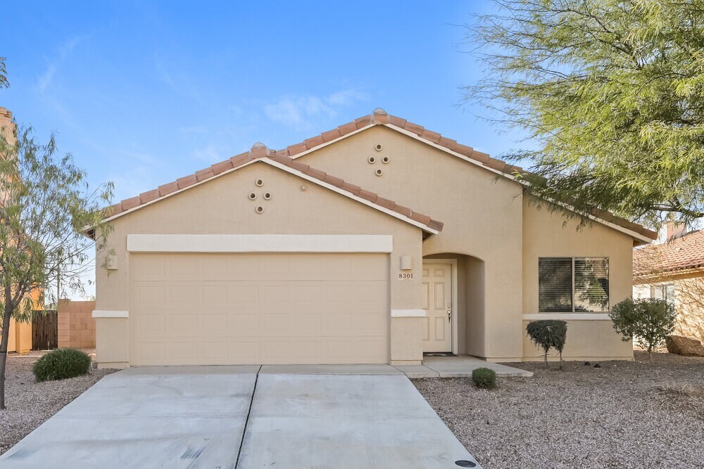 8301 W Melanitta Dr in Tucson, AZ - Building Photo