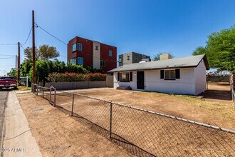 2008 W Lawrence Rd in Phoenix, AZ - Building Photo - Building Photo