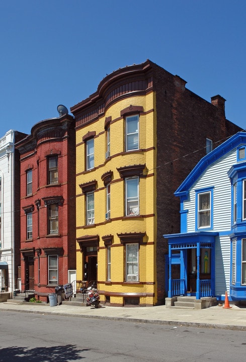 2427 5th Ave in Troy, NY - Foto de edificio