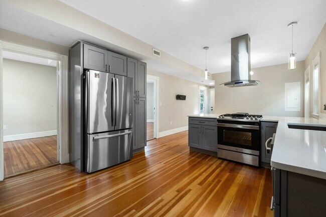 24 Howes St in Boston, MA - Building Photo - Building Photo
