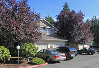 West Estates Condominiums in Everett, WA - Building Photo - Building Photo