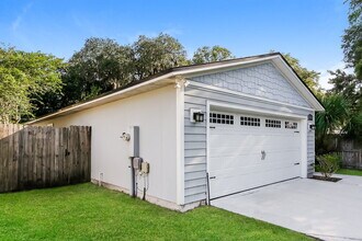8200 Highfield Ave in Jacksonville, FL - Foto de edificio - Building Photo