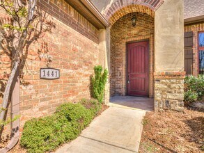 1441 Narrows Bridge Cir in Edmond, OK - Building Photo - Building Photo