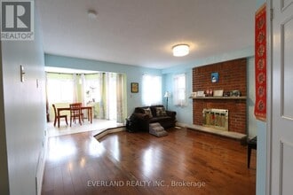 28 Bauer Crescent in Markham, ON - Building Photo - Building Photo