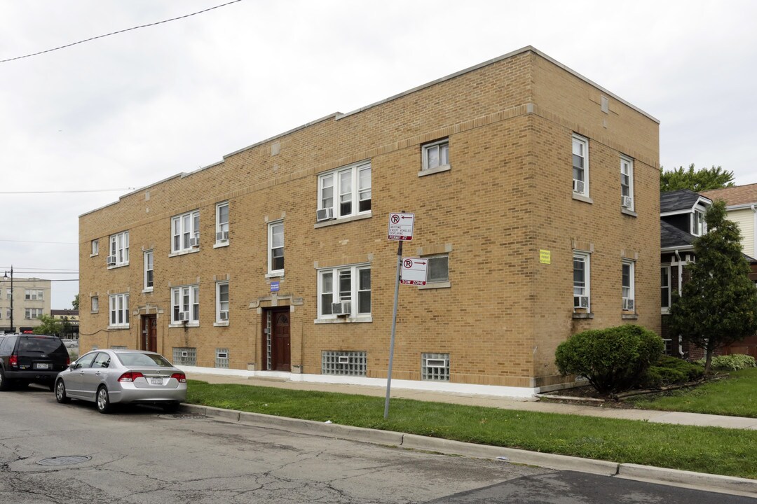 3214-3224 N Linder Ave in Chicago, IL - Foto de edificio