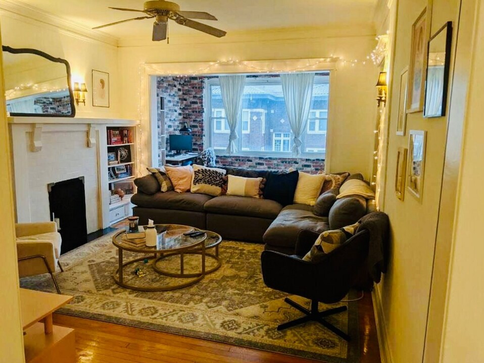 3615 N Pine Grove Ave in Chicago, IL - Building Photo