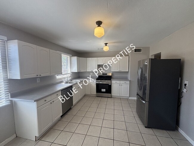 5674 E Eastland St in Tucson, AZ - Building Photo - Building Photo