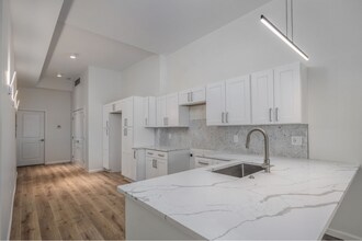 3250 Lorain Ave in Cleveland, OH - Building Photo - Building Photo