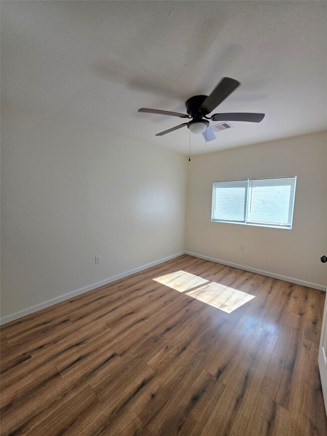 5422 Pine Ave in Pasadena, TX - Building Photo - Building Photo