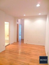 417 E 65th St-Unit -13 in New York, NY - Building Photo - Building Photo
