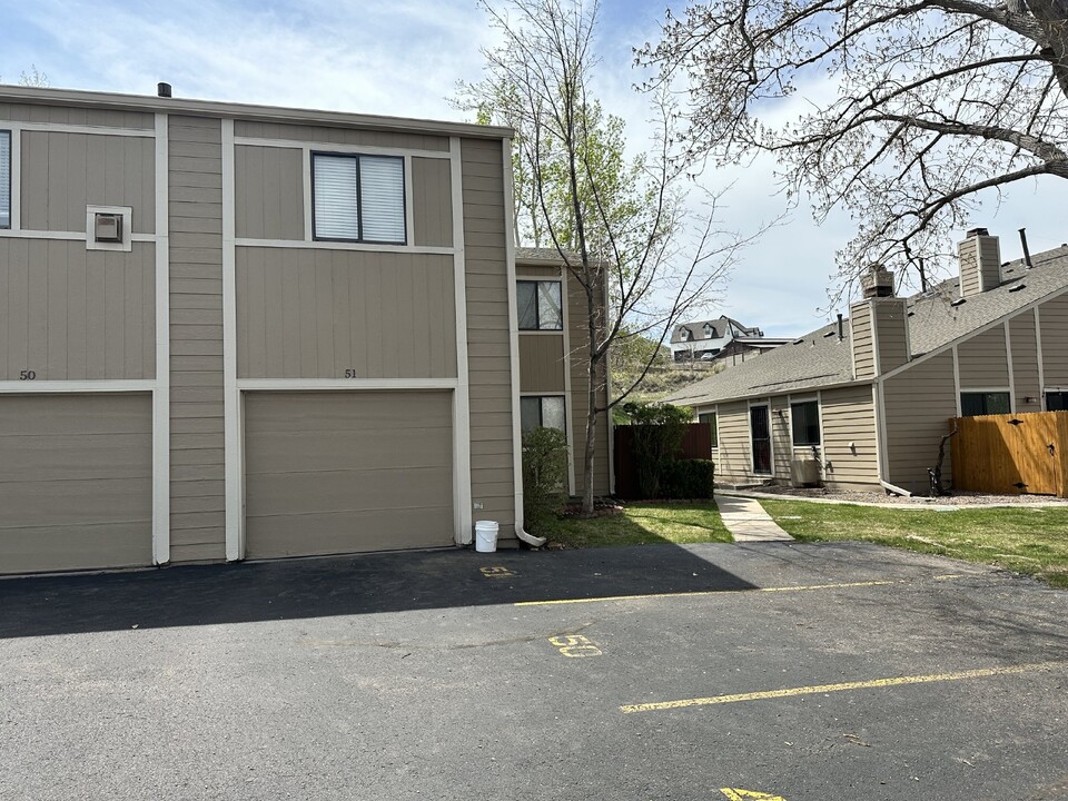 18308 W 58th Pl in Golden, CO - Foto de edificio