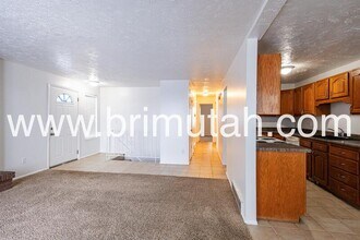 4670 Stratton Dr E in Holladay, UT - Building Photo - Building Photo