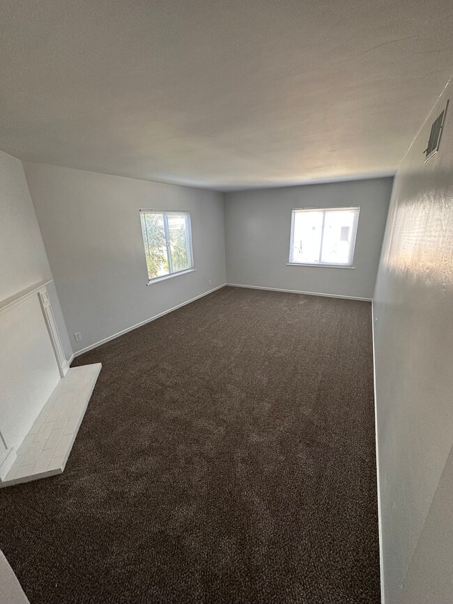 6333 MacArthur Blvd, Unit 6333 MacArthur Blvd