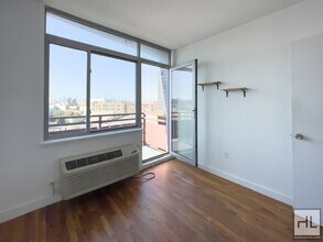 NOLL STREET / Spacious 2- Bed 1-Bath / Bal in Brooklyn, NY - Foto de edificio - Building Photo