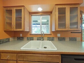 3435 NE Canterbury Cir in Corvallis, OR - Building Photo - Building Photo