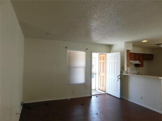 2205 Leah Cove in Austin, TX - Building Photo - Building Photo