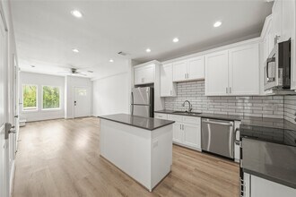 4007 New Orleans St in Houston, TX - Foto de edificio - Building Photo