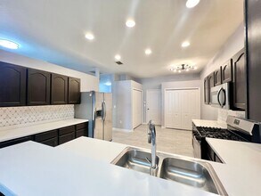 1131 Zephyrhills Byp in Zephyrhills, FL - Building Photo - Building Photo