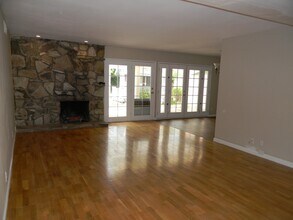 352 S Pine St in Orange, CA - Building Photo - Building Photo