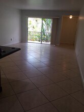 9400 SW 77th Ave, Unit N6 in Miami, FL - Foto de edificio - Building Photo