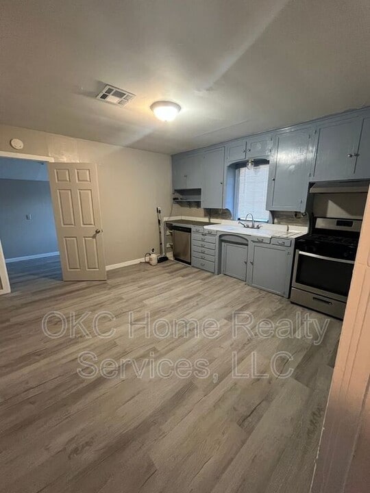 116 W Beech St in Lexington, OK - Building Photo