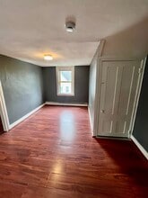 163 Cottage St, Unit 3 in Pawtucket, RI - Building Photo - Building Photo