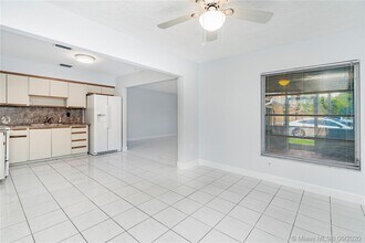 5843 Tyler St-Unit -1 in Hollywood, FL - Building Photo - Building Photo