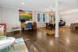 486 Lakeshore Dr NE in Atlanta, GA - Building Photo