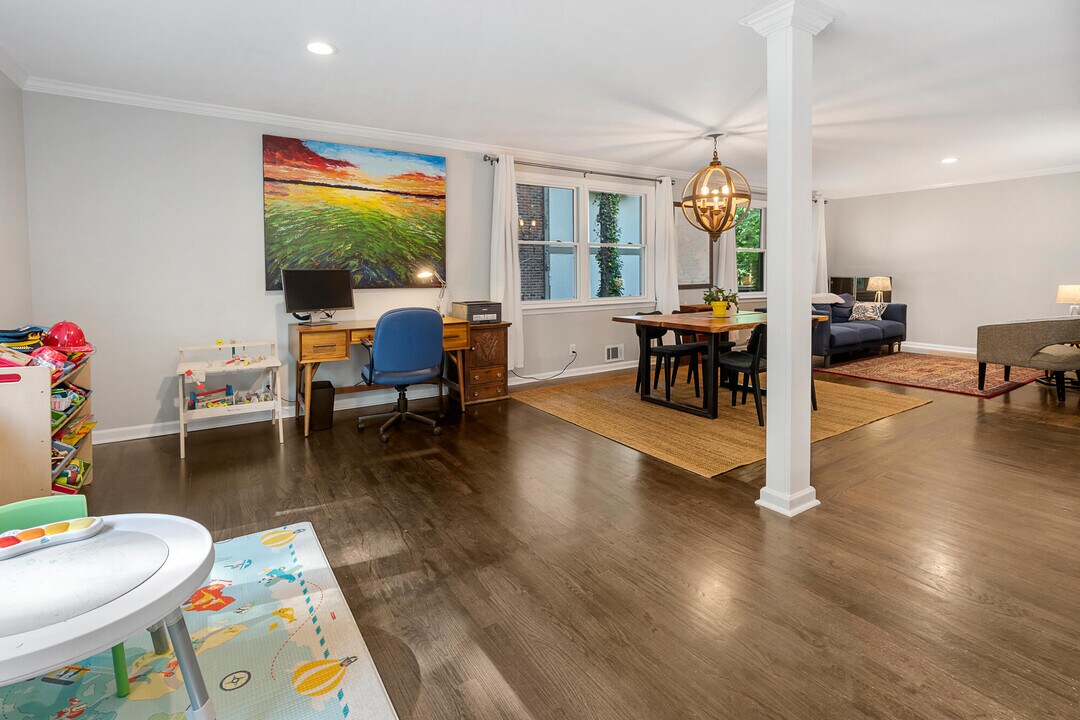 486 Lakeshore Dr NE in Atlanta, GA - Foto de edificio