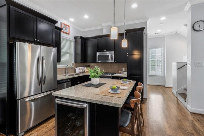 8227 Cambridge St in Houston, TX - Foto de edificio - Building Photo