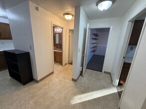 524 N Klevin St in Anchorage, AK - Building Photo - Building Photo