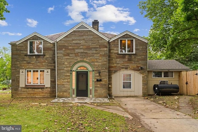 property at 704 Evergreen St