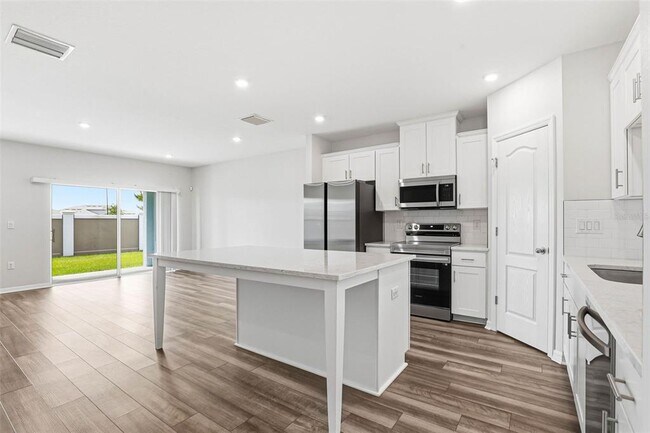 10715 Ironwood Tree Wy in San Antonio, FL - Building Photo - Building Photo