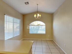 10455 W Reade Ave in Glendale, AZ - Foto de edificio - Building Photo