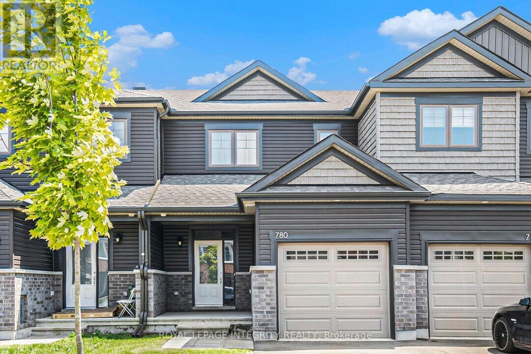 780 Miikana Rd in Ottawa, ON - Building Photo