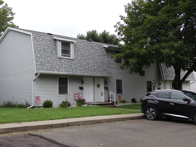 176 Bridge St in Tunkhannock, PA - Building Photo - Building Photo