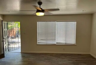 4854 E University Ave in Fresno, CA - Building Photo - Building Photo