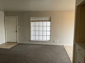 4710 E 68th St in Tulsa, OK - Building Photo - Building Photo