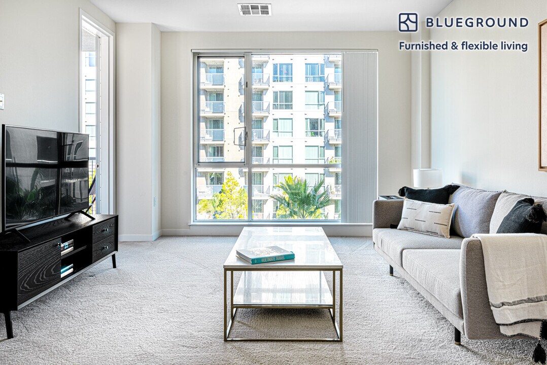 550 Moreland Way in Santa Clara, CA - Foto de edificio