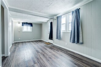 1070 Gravel Rd in Webster, NY - Building Photo - Building Photo