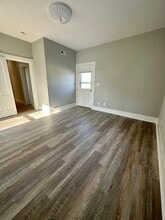 187 Neponset Ave, Unit 2 in Boston, MA - Foto de edificio - Building Photo