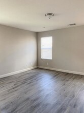 220 Uccello Way in Sacramento, CA - Building Photo - Building Photo