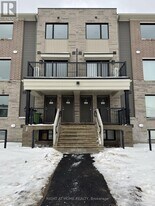 1221 Creekway Private in Ottawa, ON - Building Photo