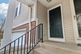 1870 Fredericksburg Ln in Aurora, IL - Building Photo - Building Photo