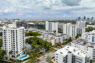 Bayview Gardens in Miami Beach, FL - Building Photo - Building Photo