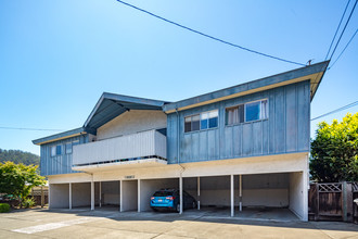 3115 Yosemite Ave in El Cerrito, CA - Foto de edificio - Building Photo