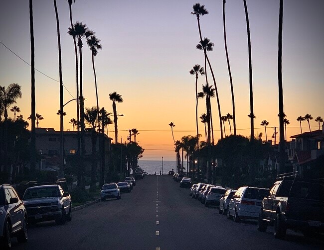 233 Avenue E, Unit B