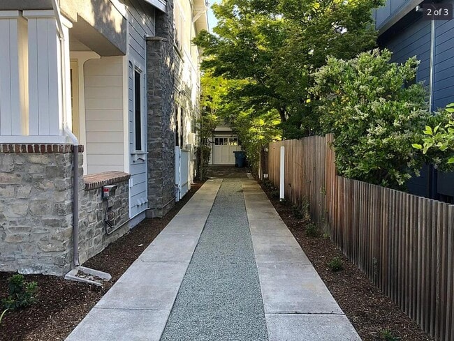 927 Ramona St in Palo Alto, CA - Building Photo - Building Photo